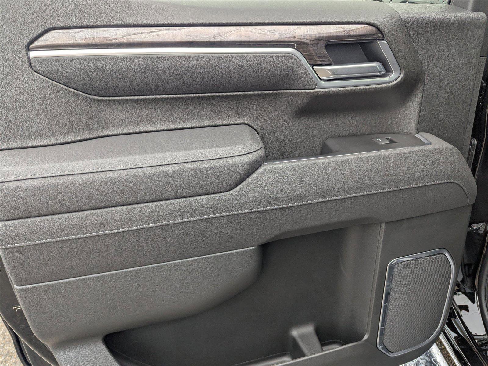 New 2026 Chevrolet Silverado 1500 LTZ w/ LTZ Premium Package image 11