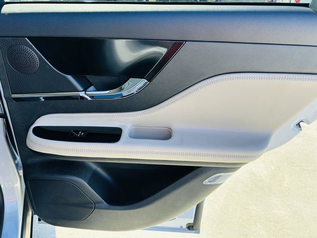 New 2026 Lincoln Corsair Premiere image 34