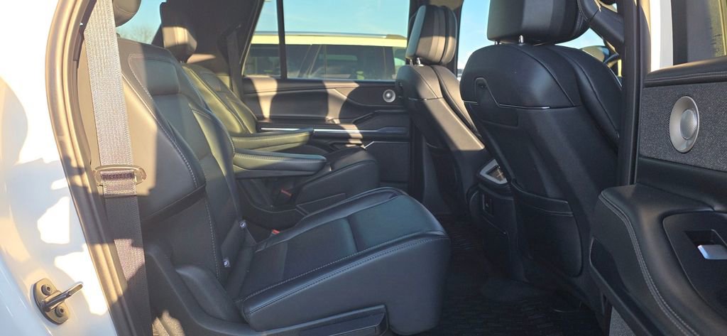 Used 2025 Lincoln Navigator L Reserve w/ Jet Appearance Package AWD/4WD image 43