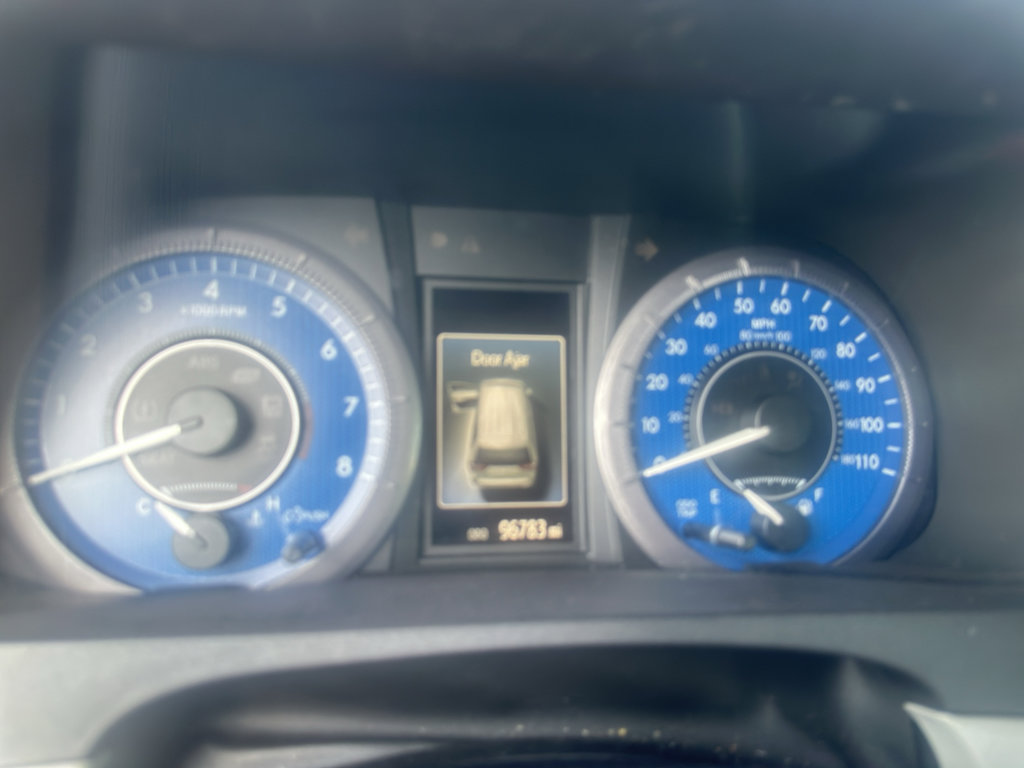 Used 2020 Toyota Sienna XLE w/ XLE Navigation Package FWD image 9