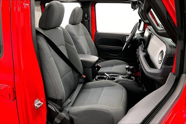 Used 2025 Jeep Wrangler Unlimited Sahara w/ Safety Group image 8