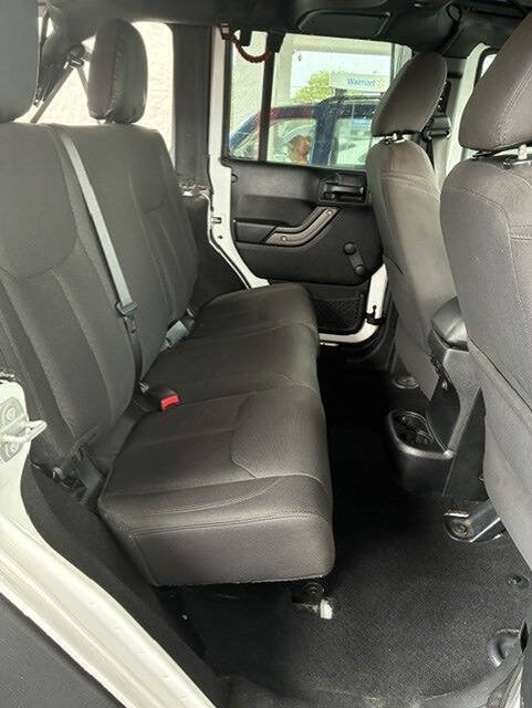 Used 2017 Jeep Wrangler Unlimited Sport AWD/4WD image 9