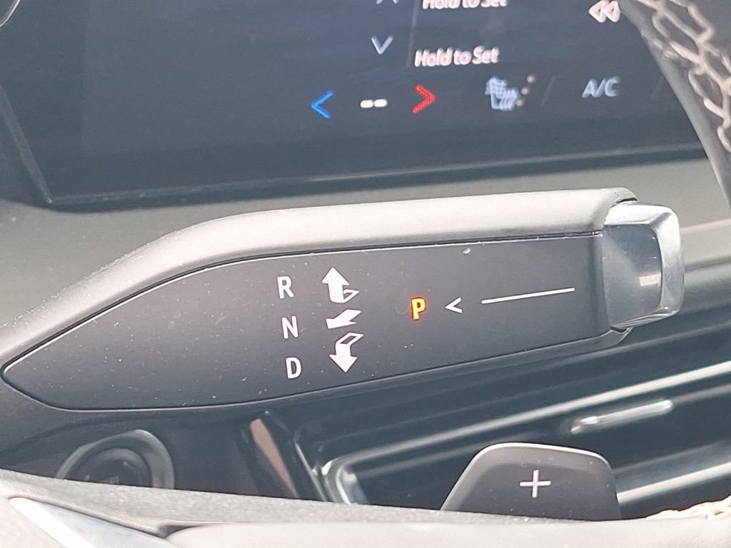 Used 2025 Chevrolet Traverse LT image 39