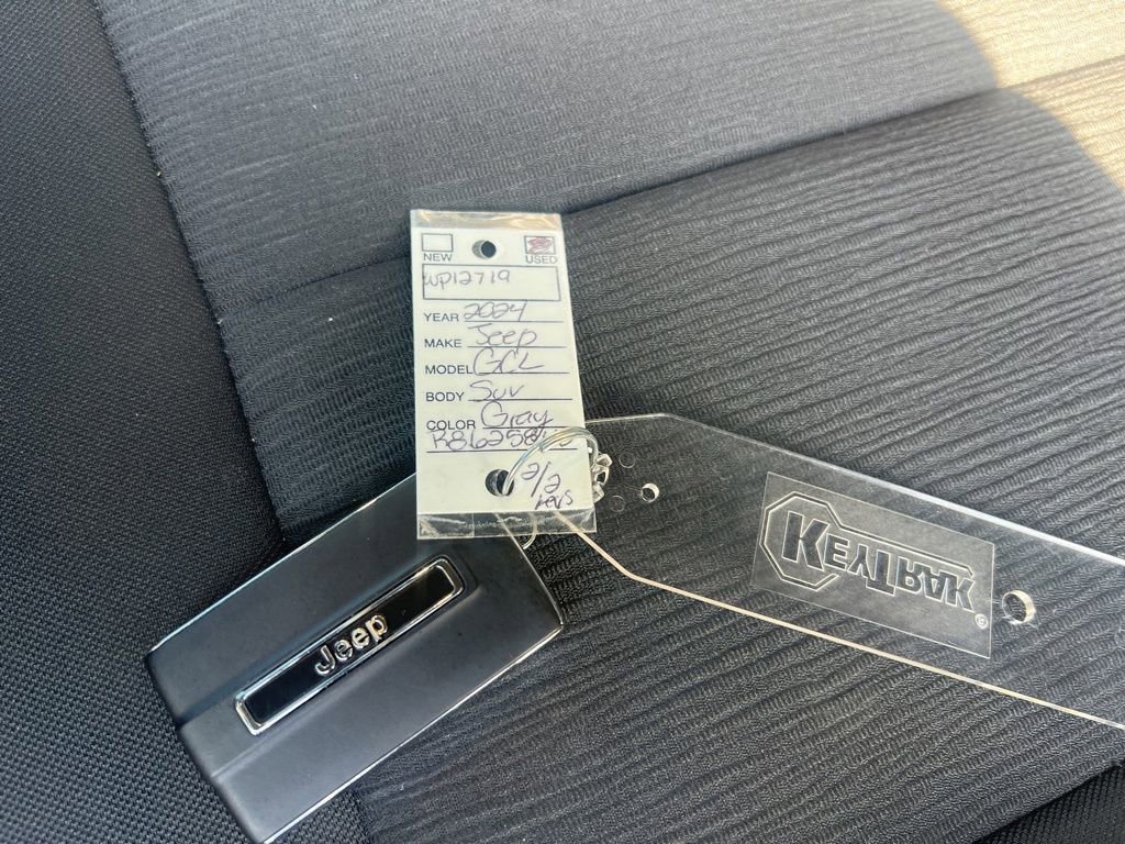 Used 2024 Jeep Grand Cherokee L Laredo RWD image 35