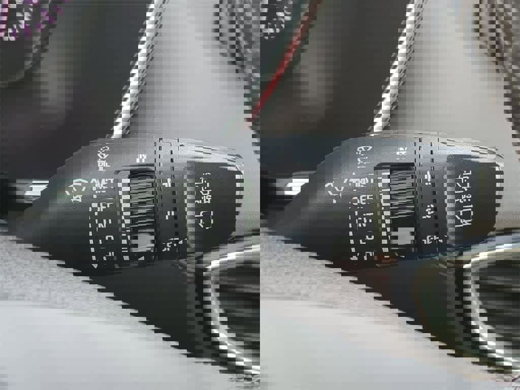 Used 2019 Hyundai Santa Fe Limited image 25