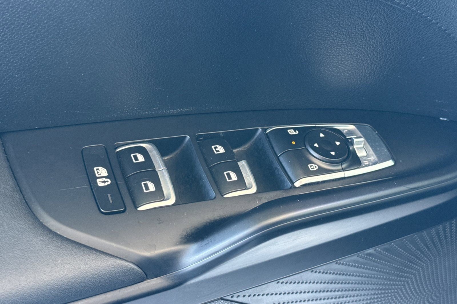 Used 2025 Kia K5 LXS image 12