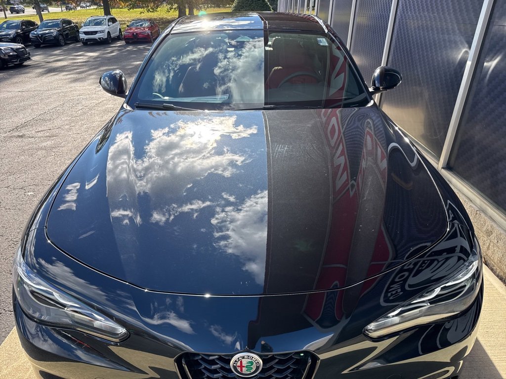 New 2025 Alfa Romeo Giulia AWD image 5