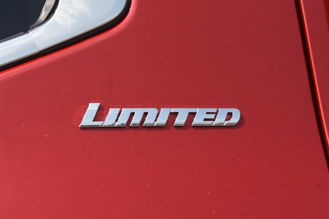 Used 2025 Toyota Tundra Limited w/ Power Package AWD/4WD image 11