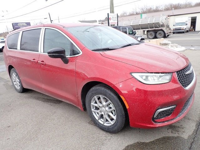 New 2026 Chrysler Pacifica Select image 9