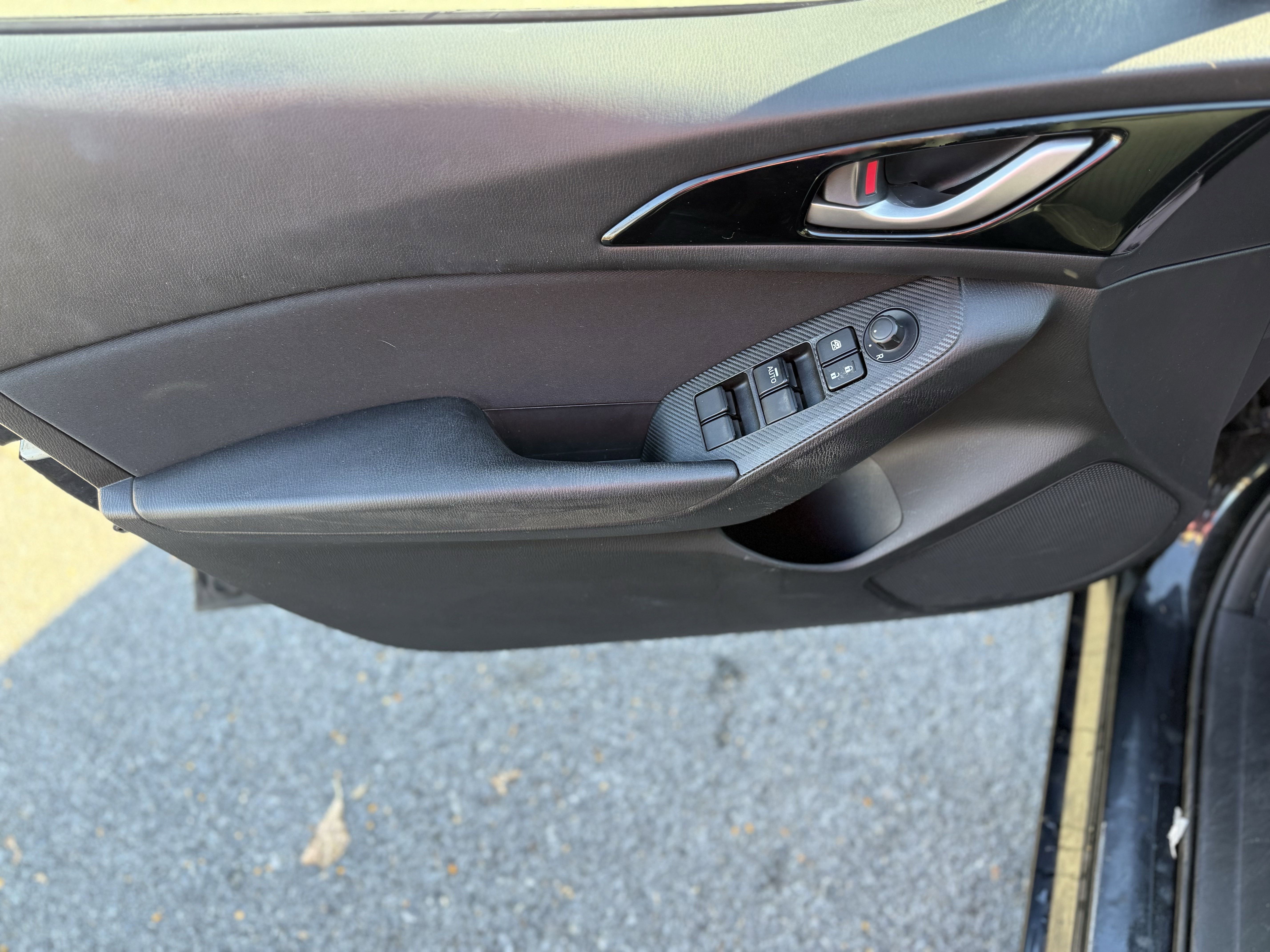 Used 2014 MAZDA MAZDA3 i Sport image 23