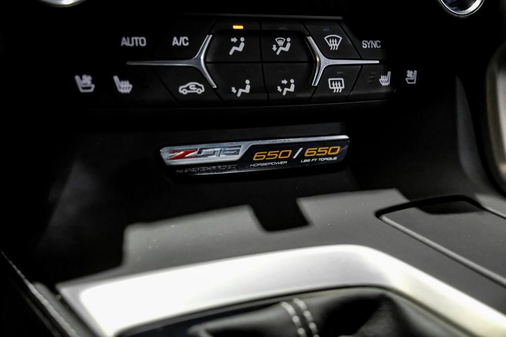 Used 2015 Chevrolet Corvette Z06 w/ 2LZ Preferred Equipment Group image 21