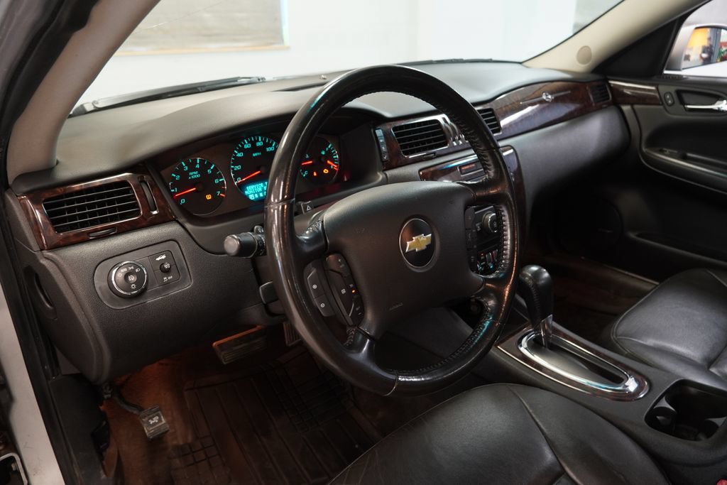 Used 2014 Chevrolet Impala LTZ FWD image 7