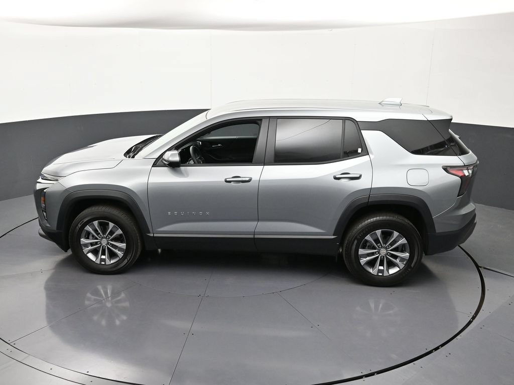 Used 2026 Chevrolet Equinox LT w/ Safety and Technology Package FWD image 17