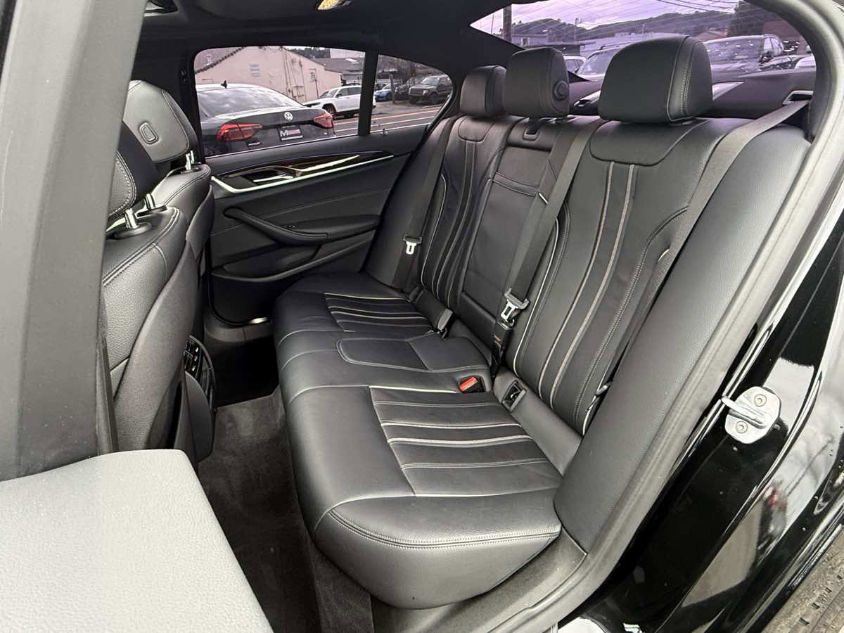 Used 2019 BMW 530i w/ Convenience Package image 5