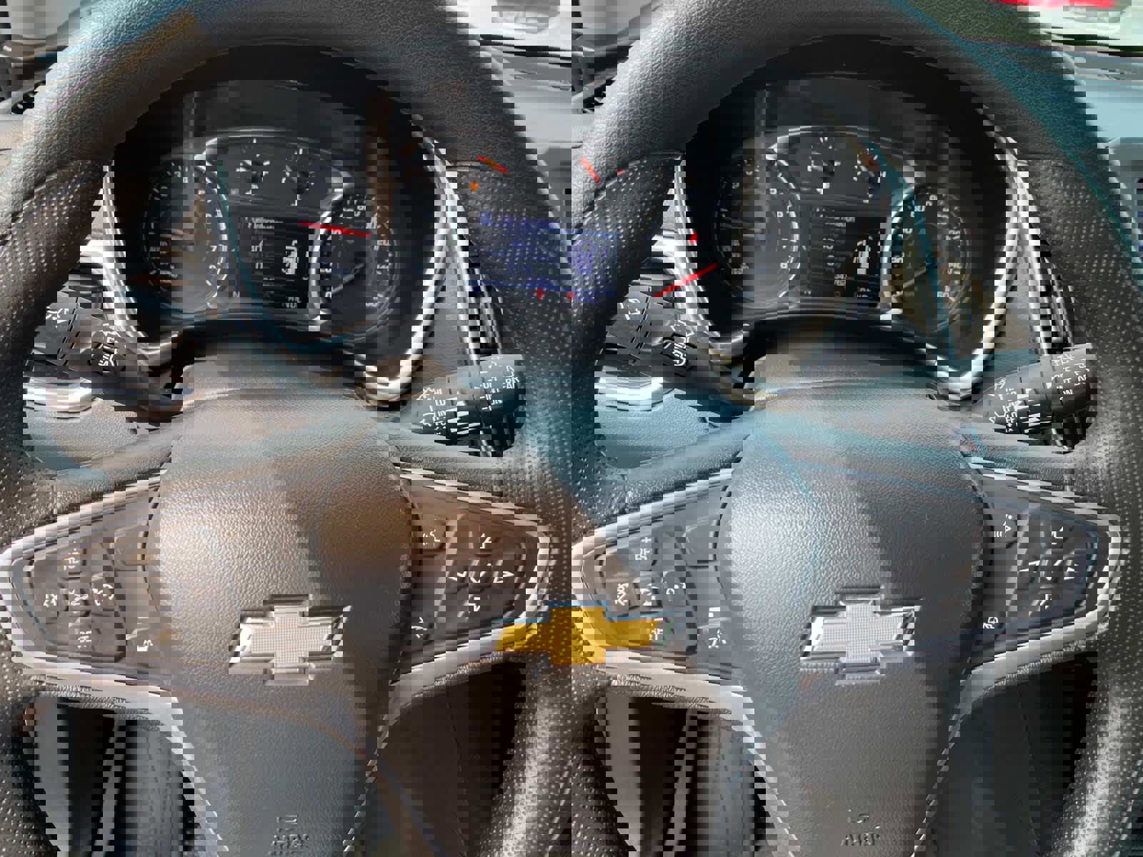 Used 2023 Chevrolet Equinox LT w/ LPO, Floor Liner Package image 15