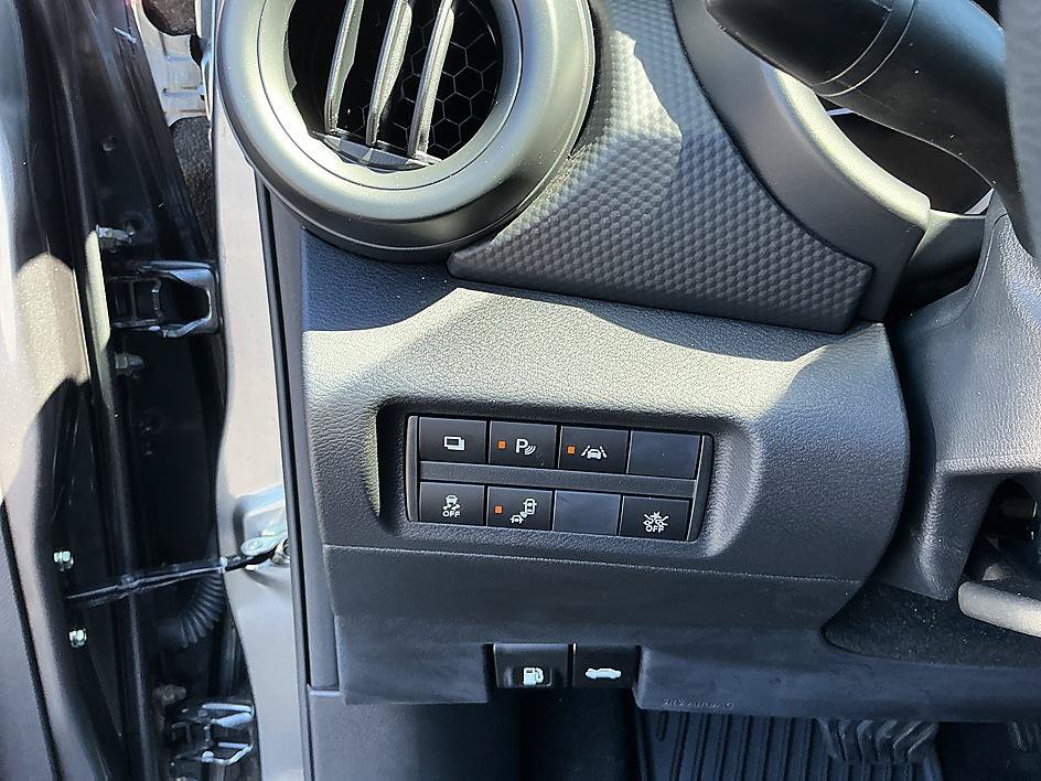 Certified 2025 Nissan Kicks Play S FWD image 13