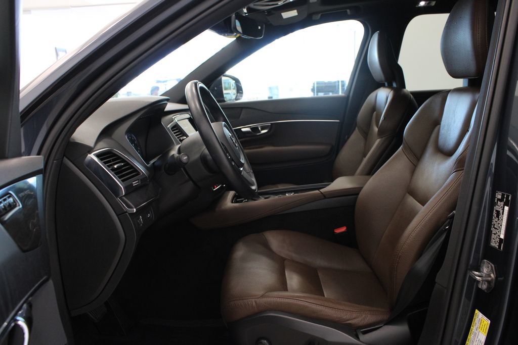 Used 2020 Volvo XC90 T6 Momentum w/ Protection Package AWD/4WD image 10