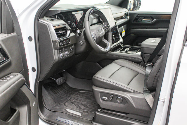 New 2026 GMC Yukon Denali w/ Denali Reserve Package AWD/4WD image 11