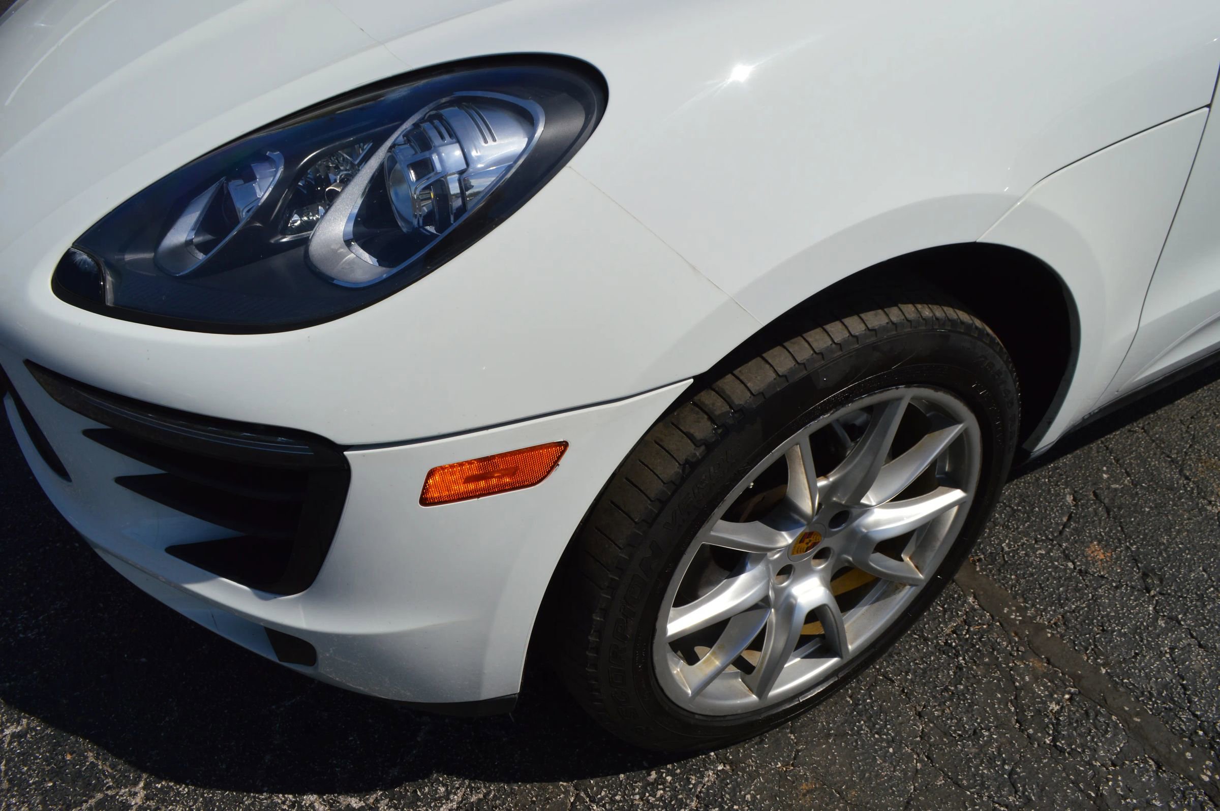 Used 2017 Porsche Macan S image 3