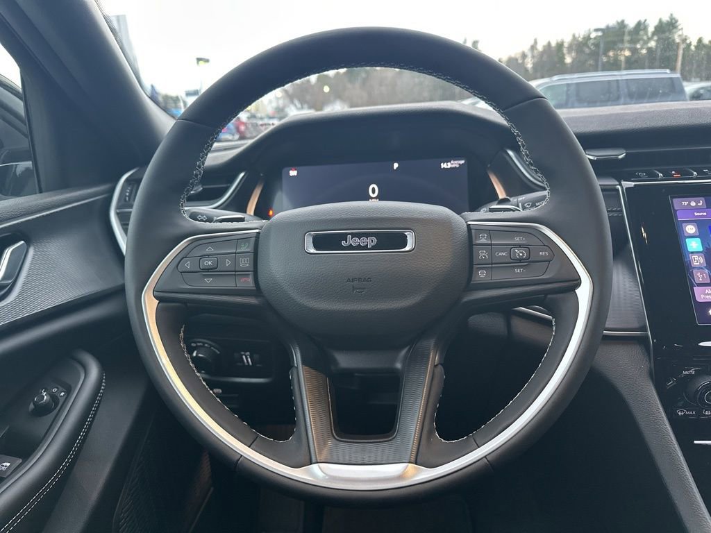 New 2025 Jeep Grand Cherokee Altitude AWD/4WD image 15