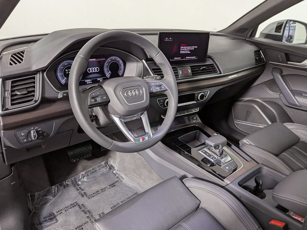 Used 2024 Audi Q5 e Premium Plus w/ Premium Plus Package AWD/4WD image 17