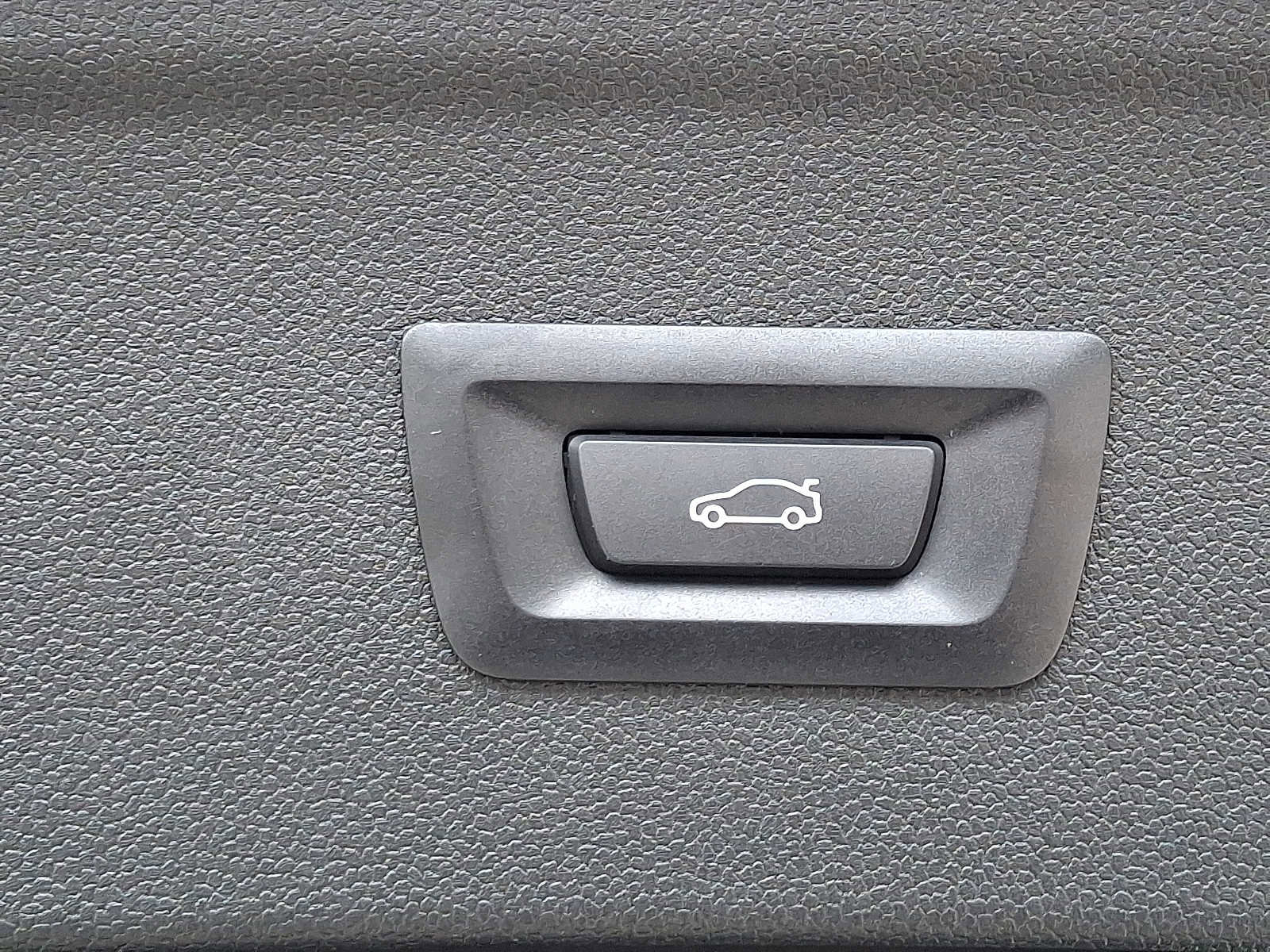 Used 2025 BMW iX xDrive50 image 29