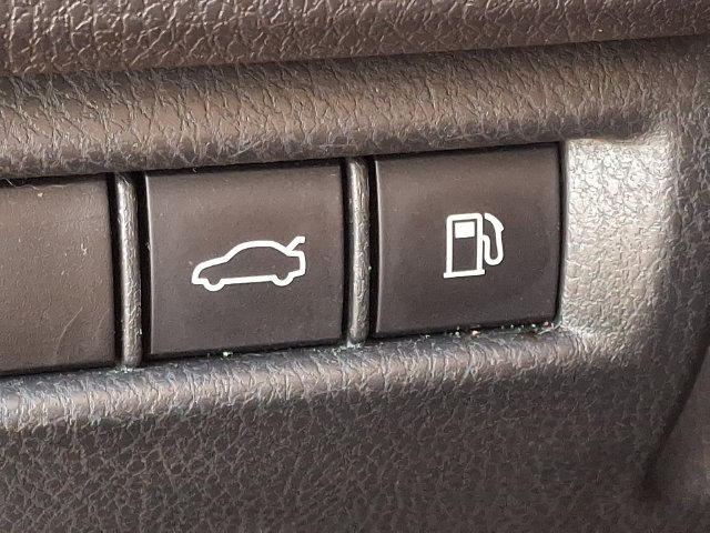 Used 2025 Toyota Camry LE FWD image 26