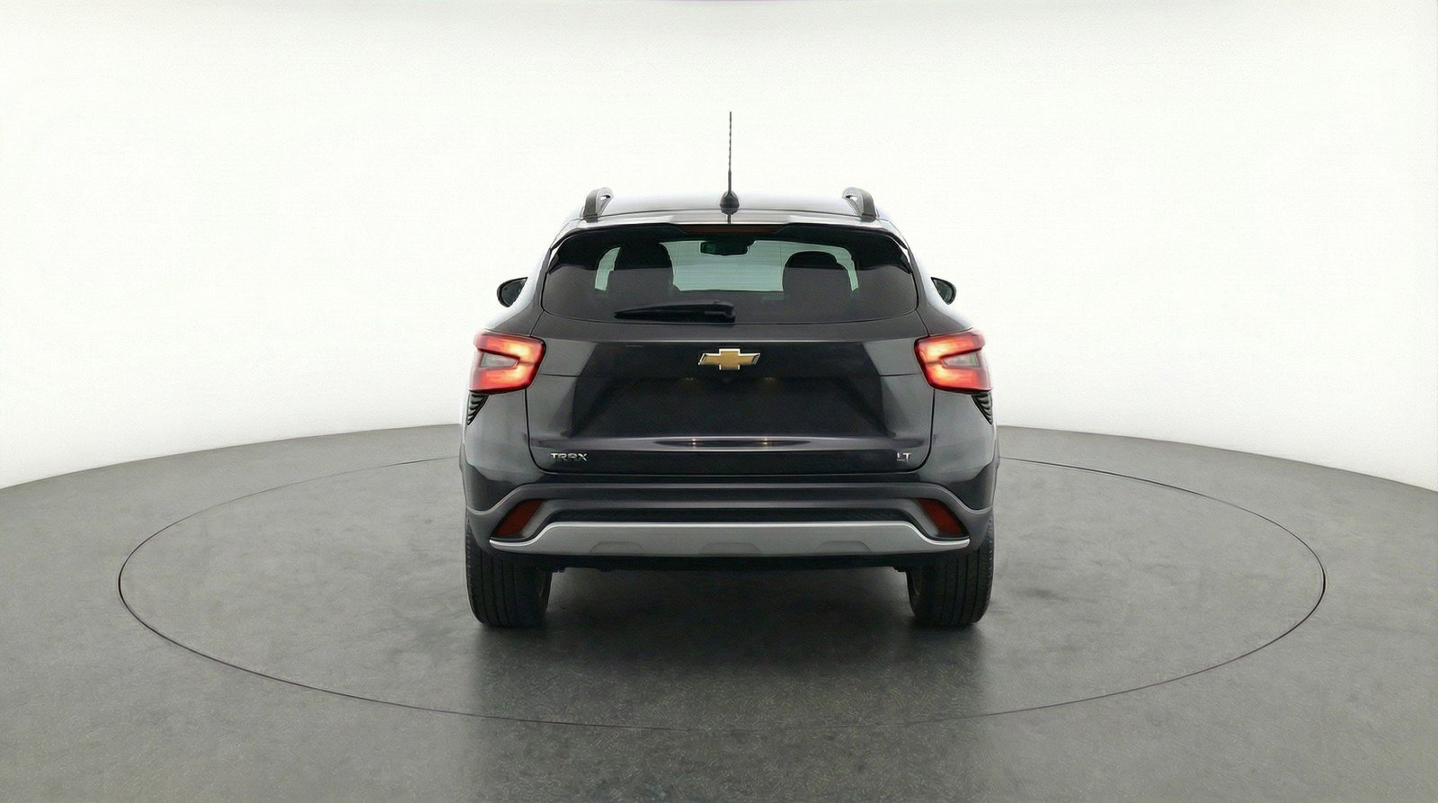 Used 2025 Chevrolet Trax LT FWD image 7