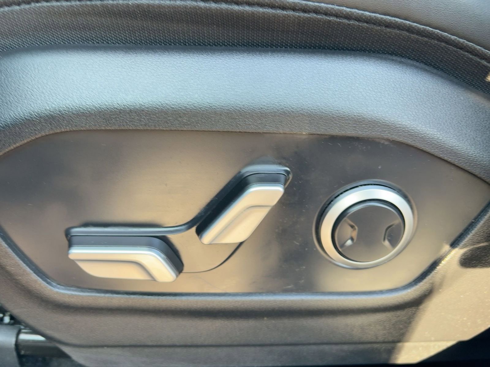 Used 2025 Hyundai Santa Fe SEL image 14