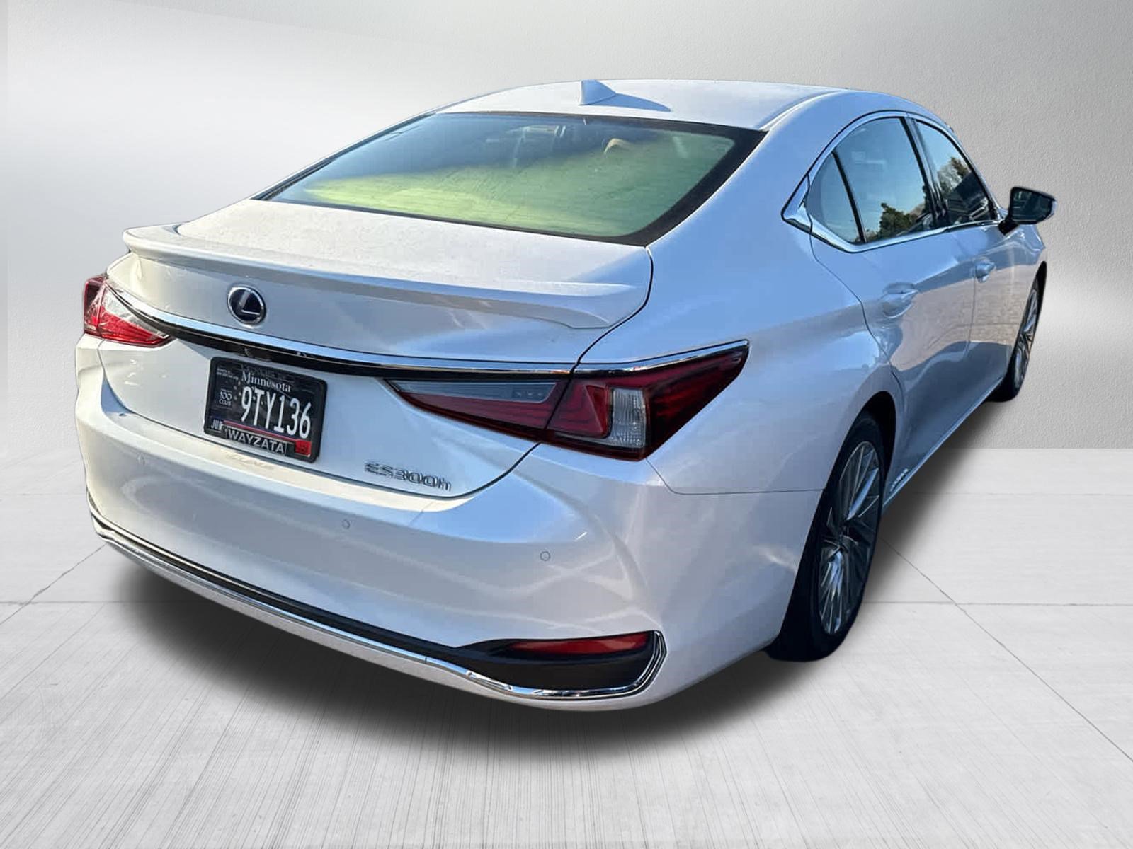 Used 2019 Lexus ES 300h w/ Accessory Package 2 FWD image 8