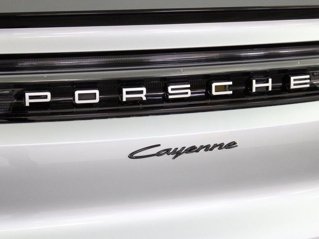 Certified 2025 Porsche Cayenne Coupe image 13