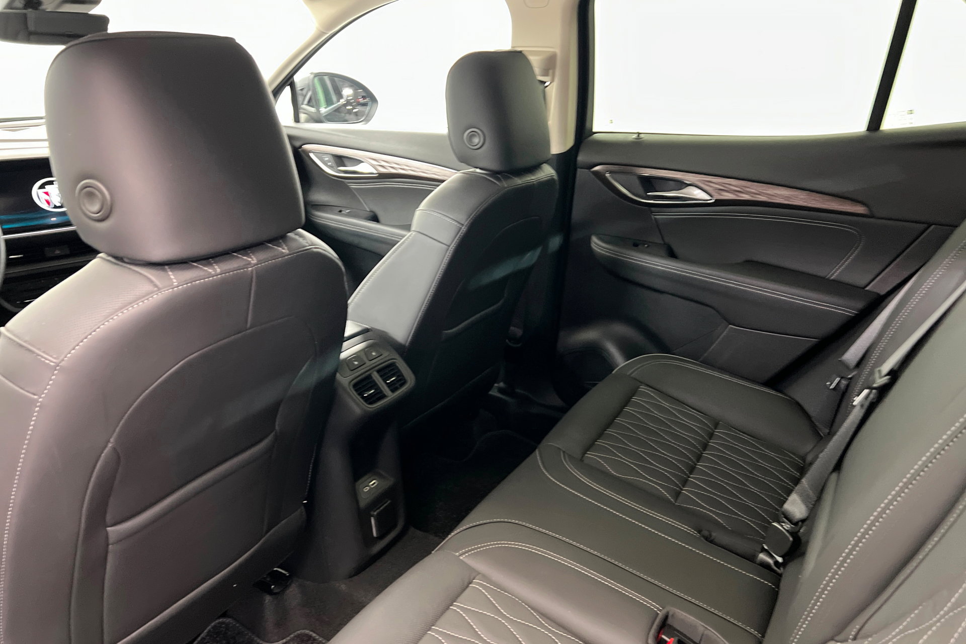 Used 2023 Buick Envision Avenir image 20