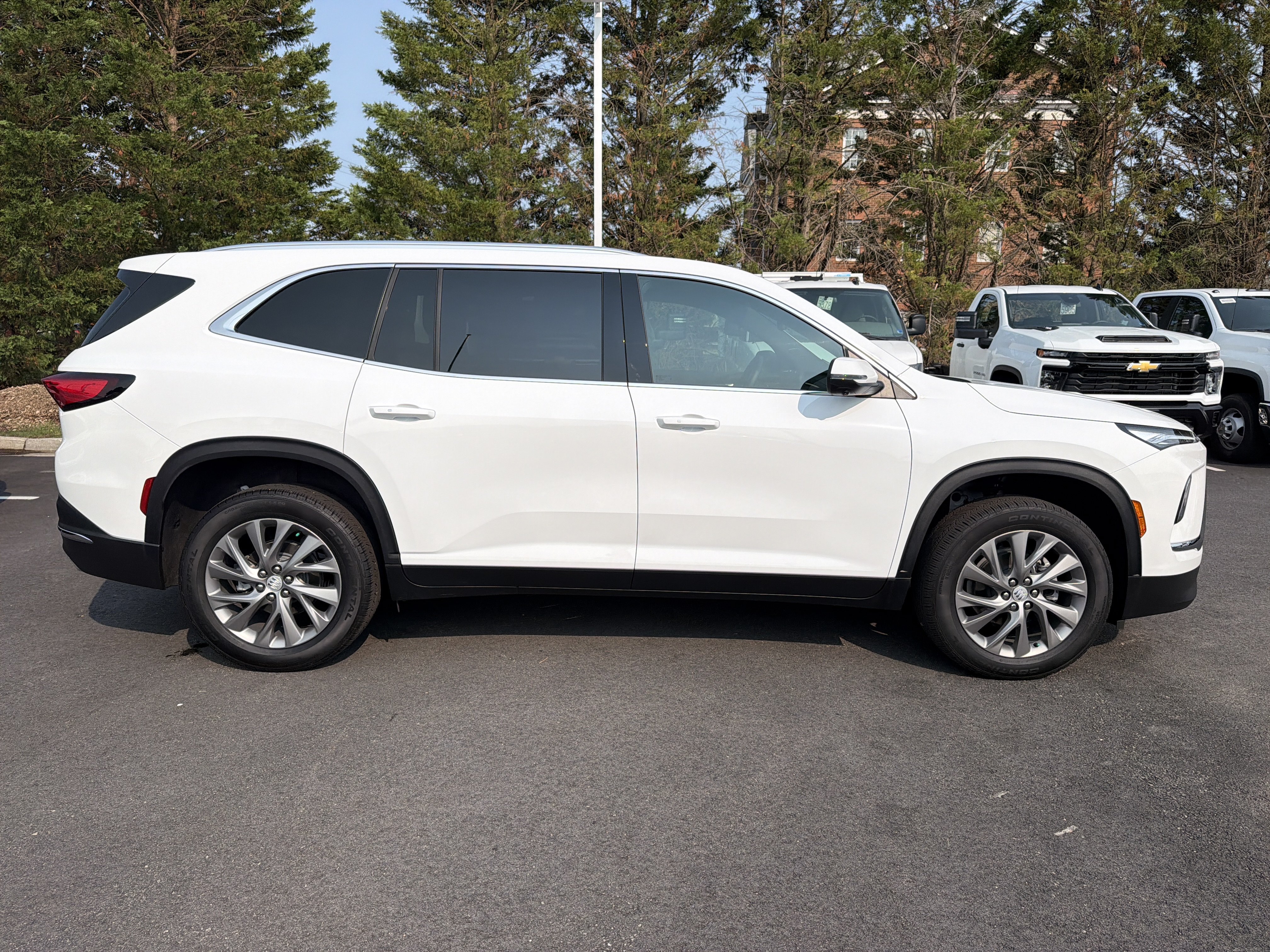 Used 2026 Buick Enclave Preferred w/ Power Package FWD image 11