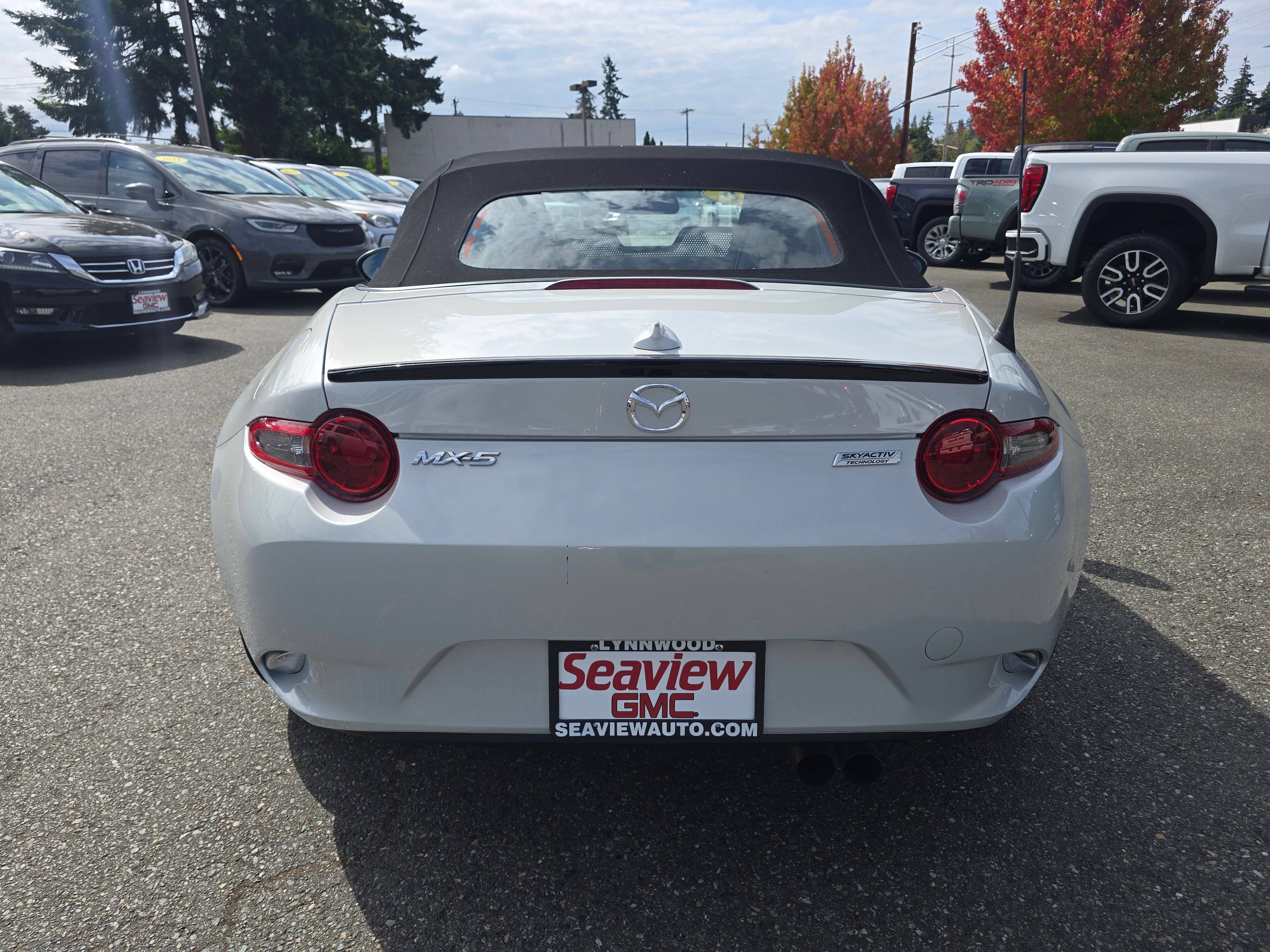 Used 2016 MAZDA MX-5 Miata Club RWD image 6
