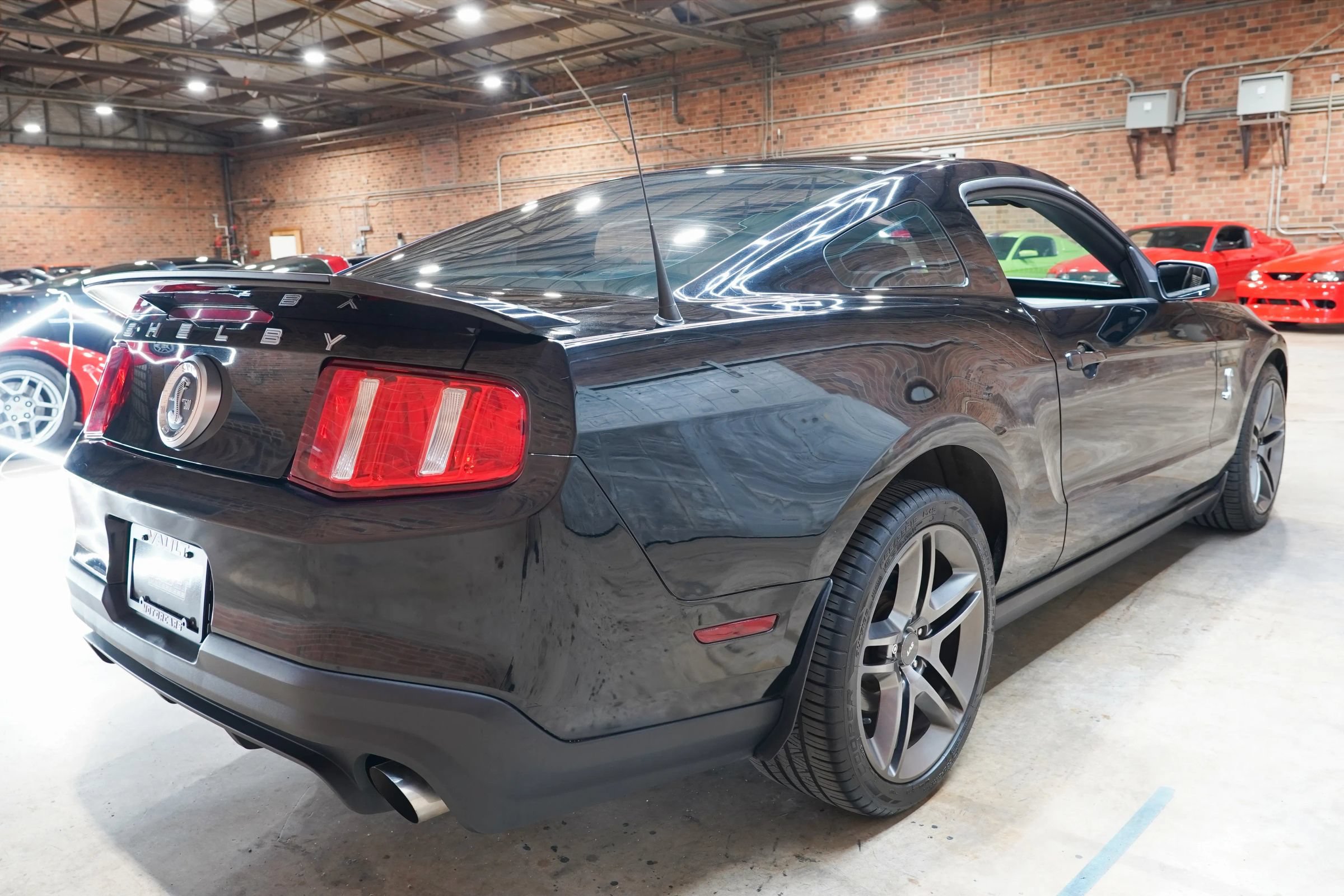 Used 2010 Ford Mustang Shelby GT500 RWD image 15