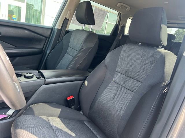 Used 2024 Nissan Rogue SV image 24