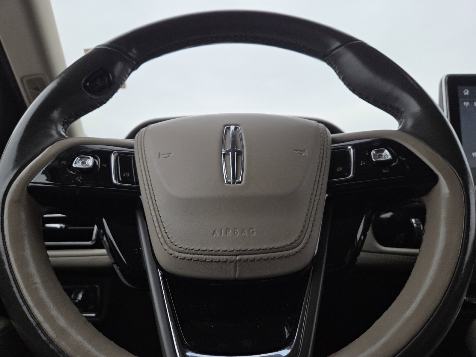 Used 2020 Lincoln Aviator Reserve image 29