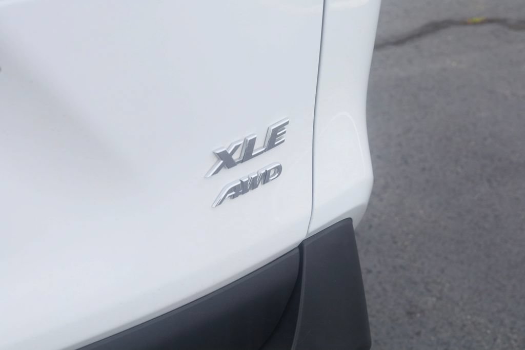 Certified 2020 Toyota RAV4 XLE w/ Convenience Package AWD/4WD image 30
