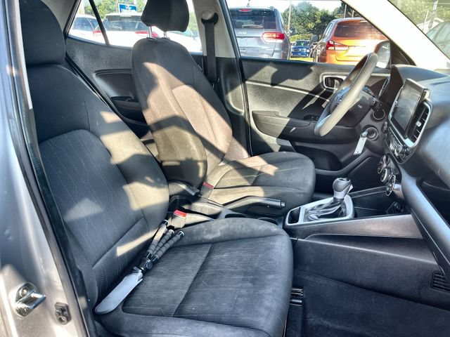 Used 2021 Hyundai Venue SE FWD image 25