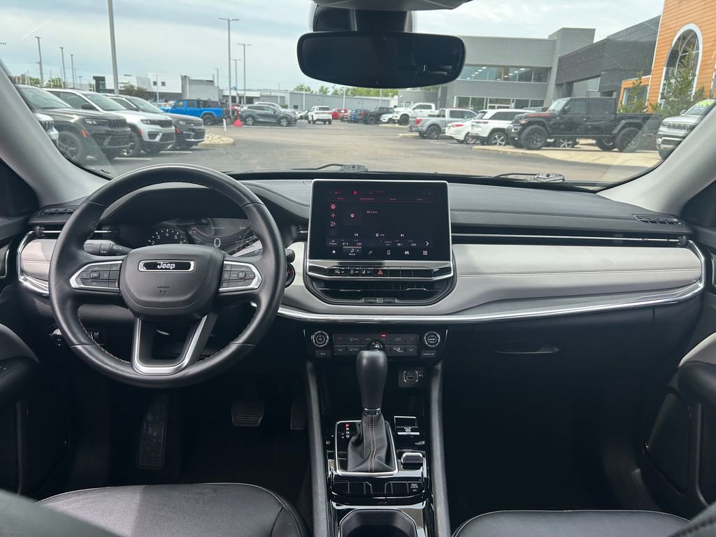 Certified 2022 Jeep Compass Limited AWD/4WD image 9