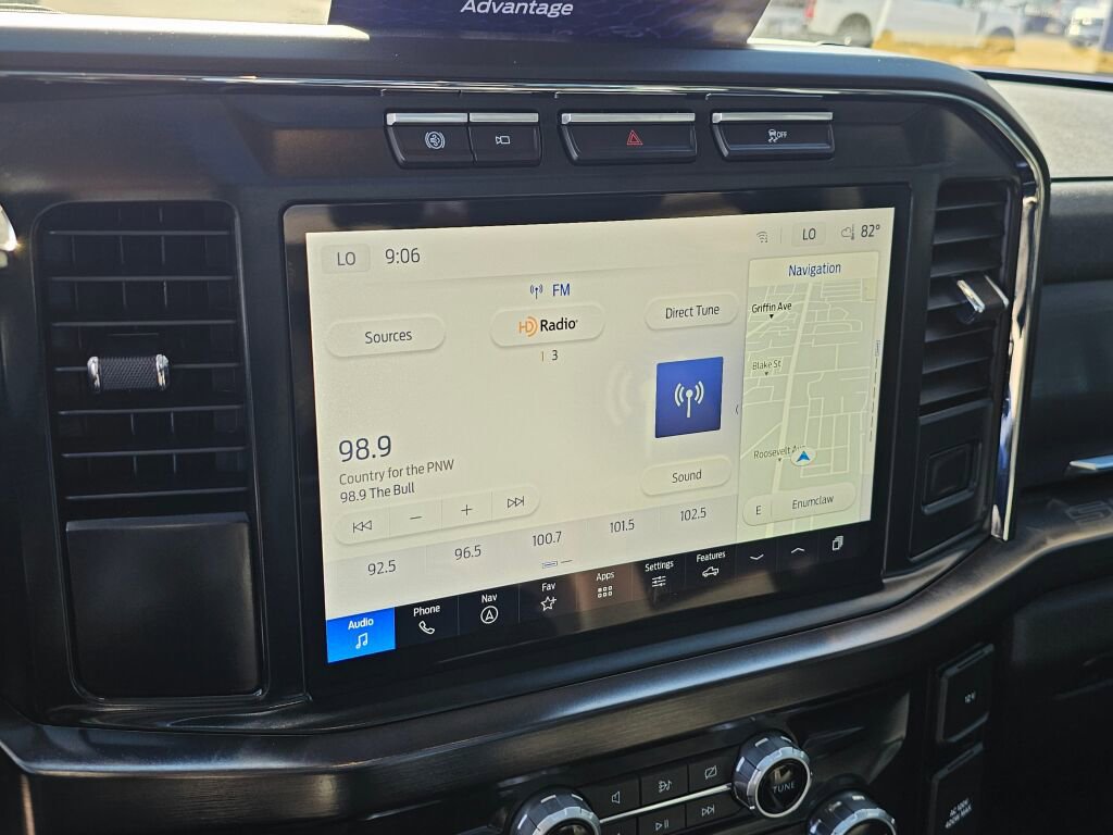 Certified 2023 Ford F450 Lariat w/ Camper Package image 25