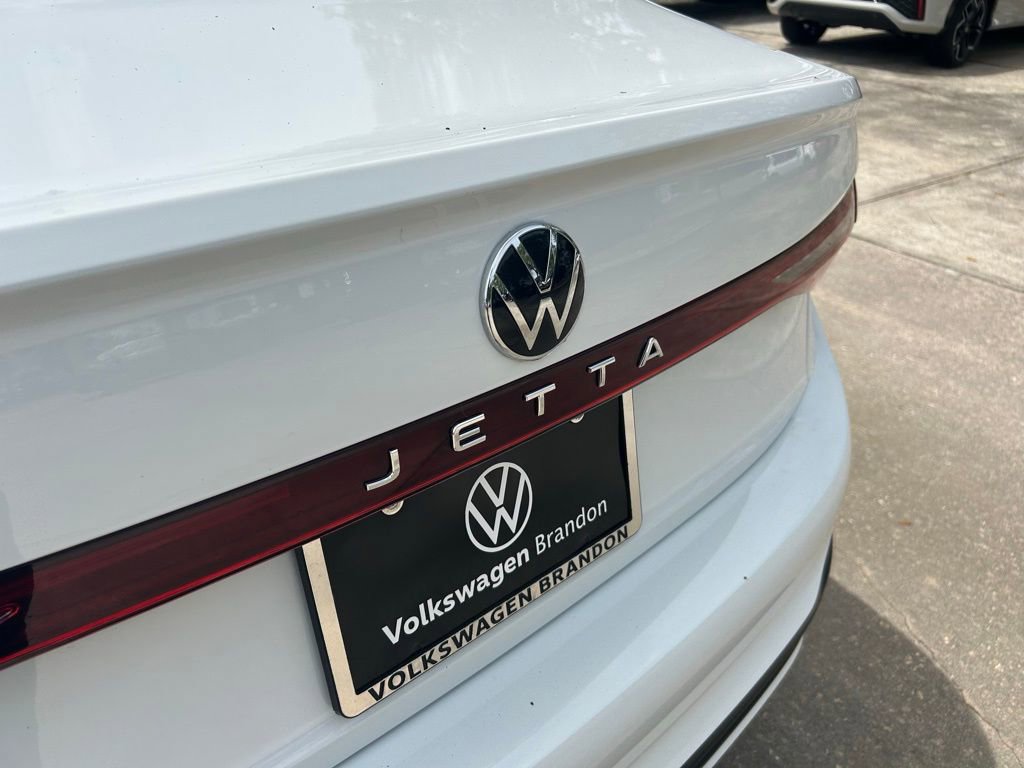 Used 2025 Volkswagen Jetta Sport image 28