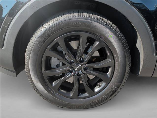 Used 2022 Kia Telluride LX AWD/4WD image 29