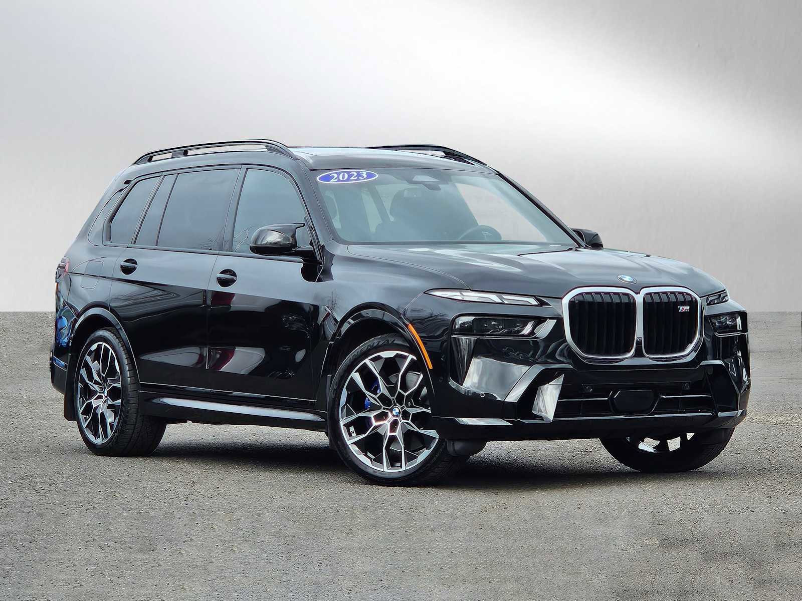 Used 2023 BMW X7 M60i w/ Climate Comfort Package image 2