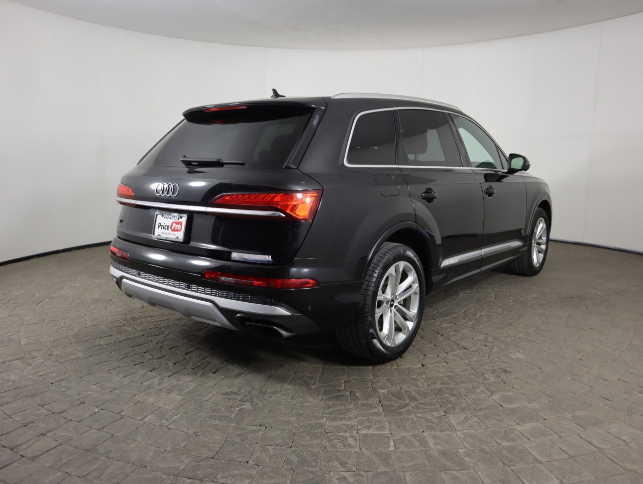 Used 2025 Audi Q7 3.0T Premium Plus image 8
