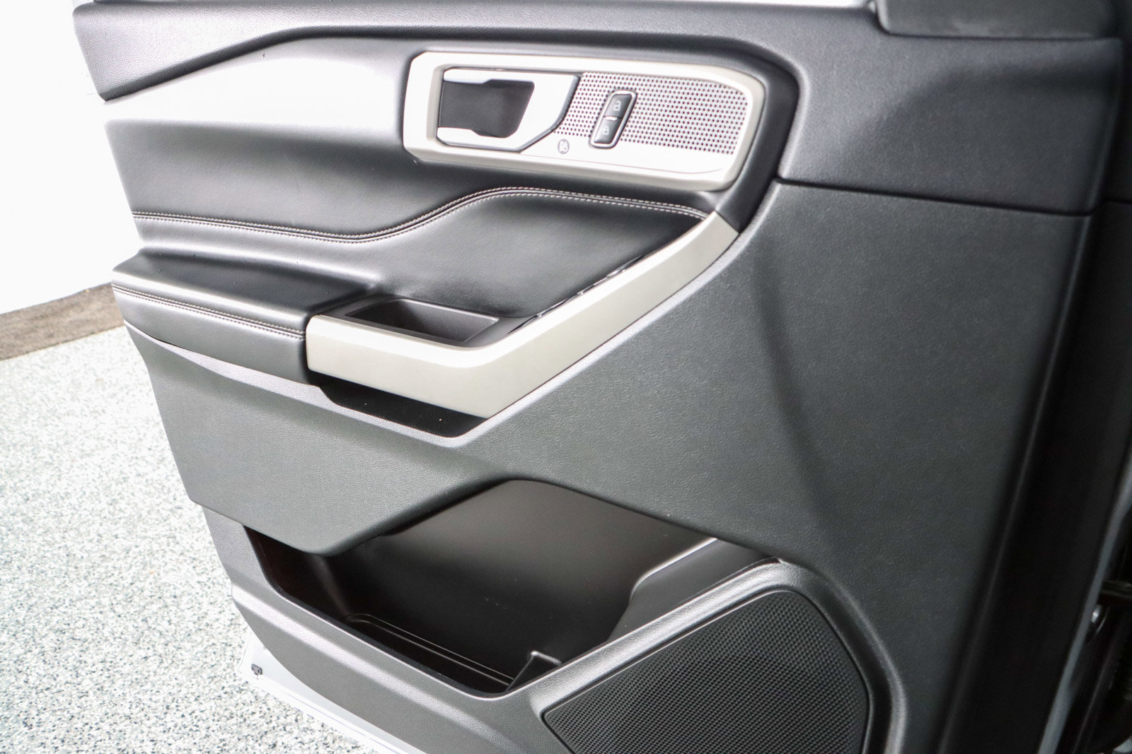 Used 2023 Ford Explorer Limited image 21