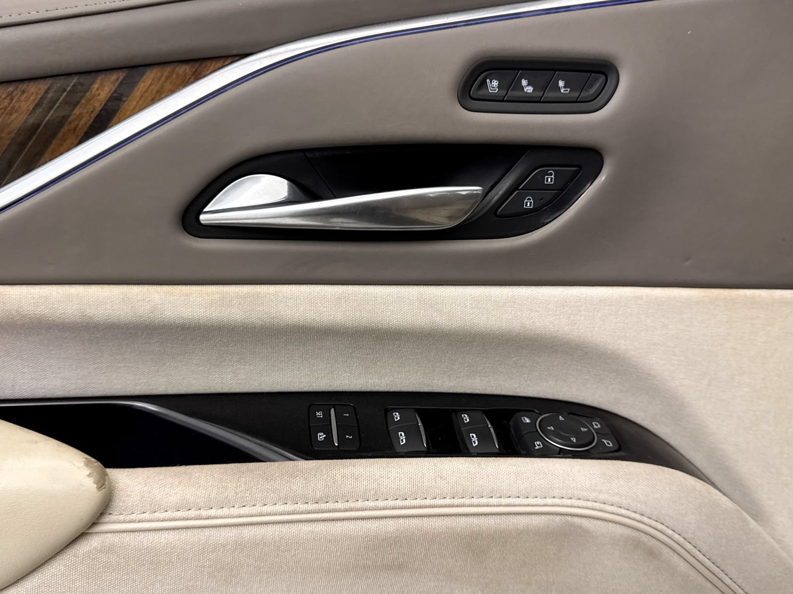 Used 2022 Cadillac Escalade Sport Platinum AWD/4WD image 31