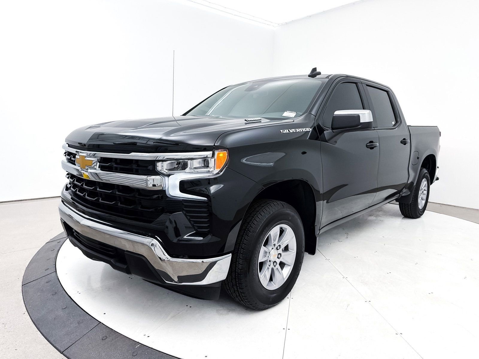 Used 2025 Chevrolet Silverado 1500 LT w/ Convenience Package II image 14