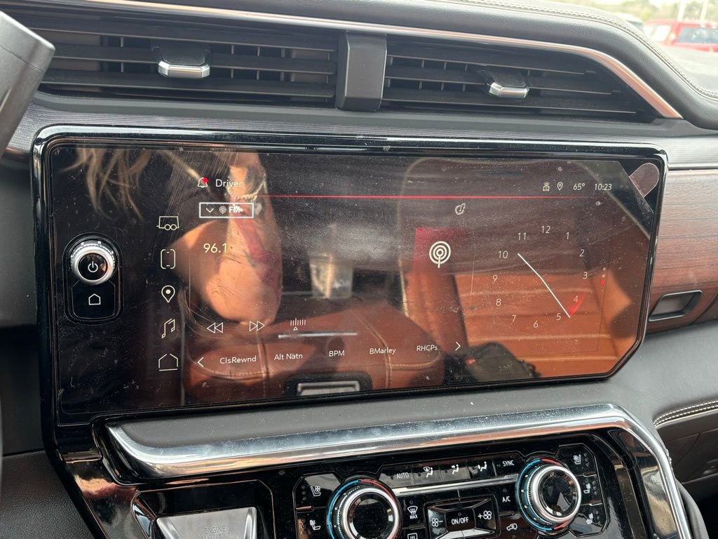 Used 2024 GMC Sierra 3500 Denali Ultimate image 9