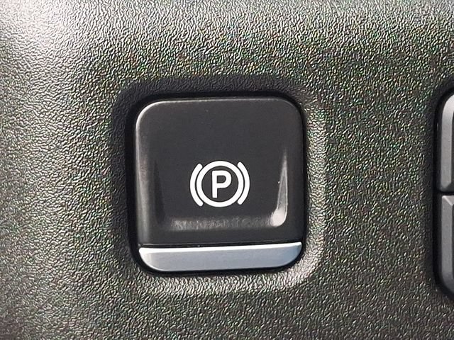 Used 2025 Chevrolet Silverado 1500 LT w/ Safety Package AWD/4WD image 23